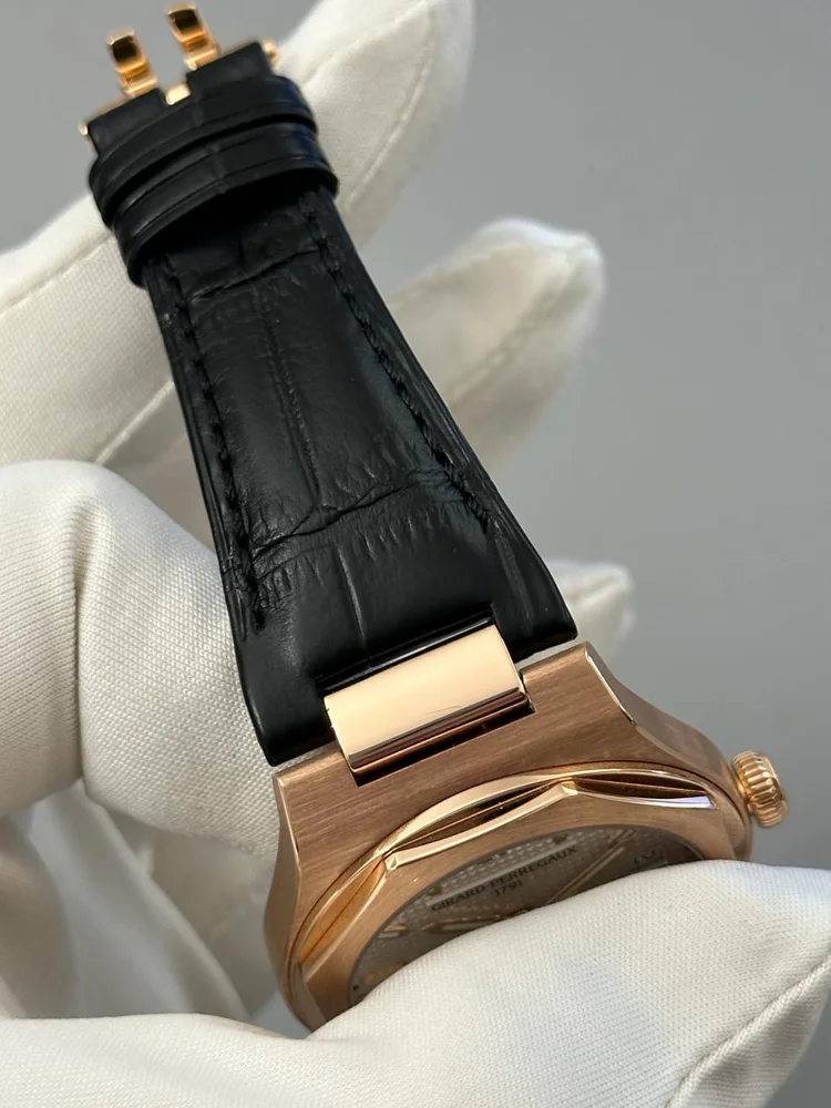 Girard Perregaux Laureato box and papers